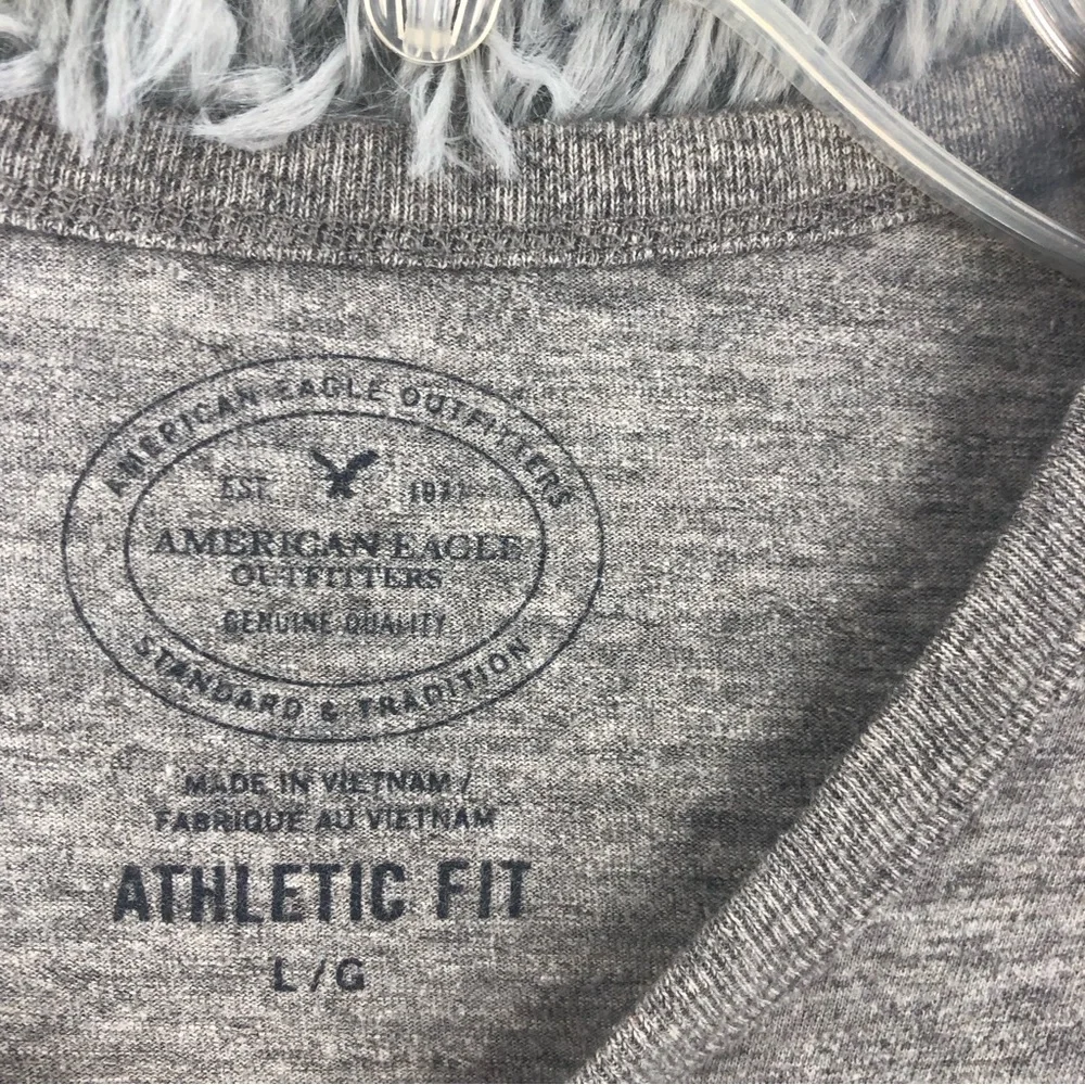 American Eagle Outfitters Tshirt Mens Large Athletic Fit Logo Spellout Eagle